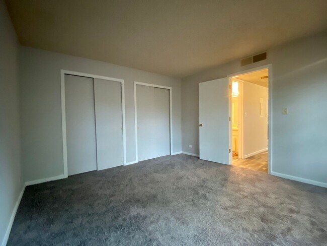Building Photo - 1 Bedroom/ 1 Bath with Easy access to I-25...