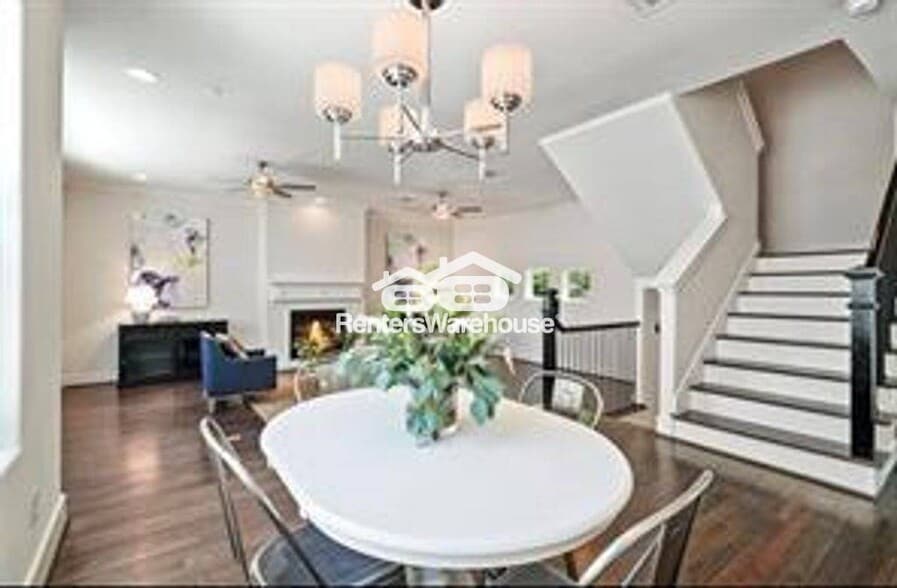 Building Photo - 1333 W 22nd St