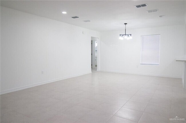 Building Photo - 9 Lindberg Ave