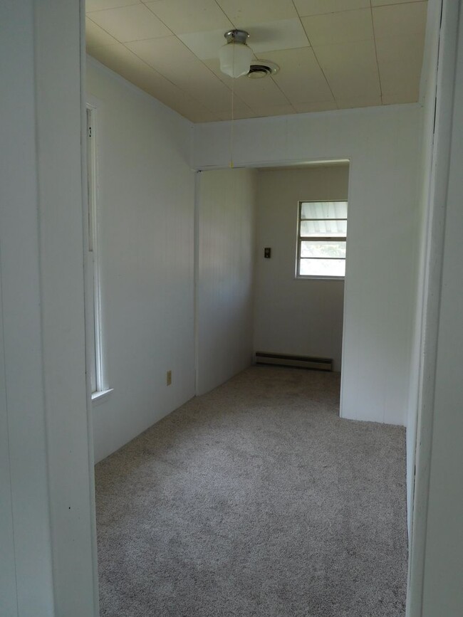 Building Photo - 122 Clayton Ave