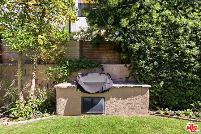 Building Photo - 8424 4th St