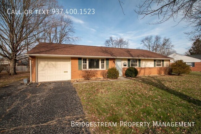 Building Photo - 3 bedroom, 1.5 bath ranch home with shed a...