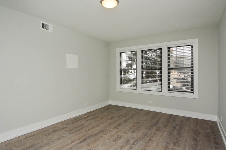 Building Photo - 1133 Maple Ave