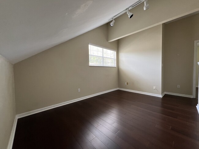Building Photo - 1517 Applewood Way