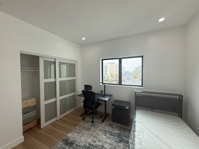 Building Photo - 1200 W 37th Dr