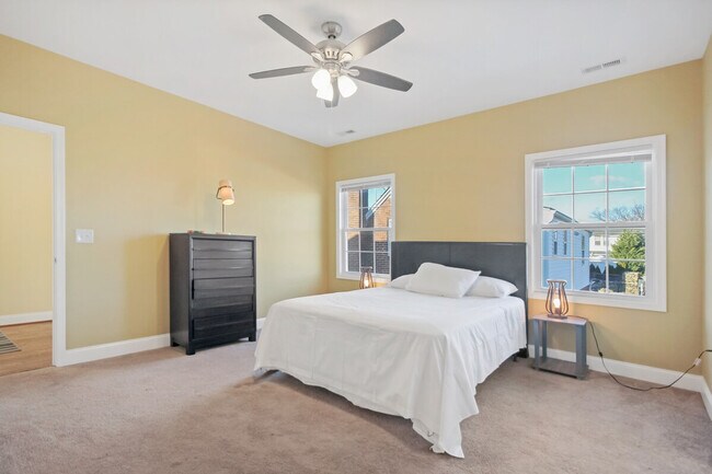 Building Photo - 624 U.S. 29-SI ID1395358P