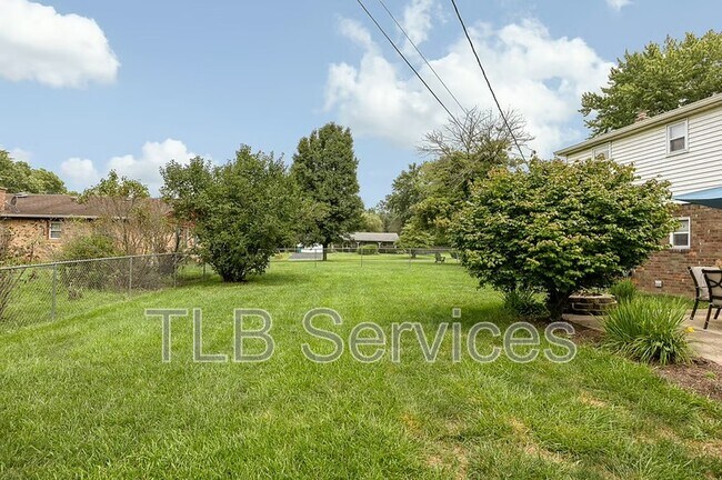 Building Photo - 7938 Elm Dr