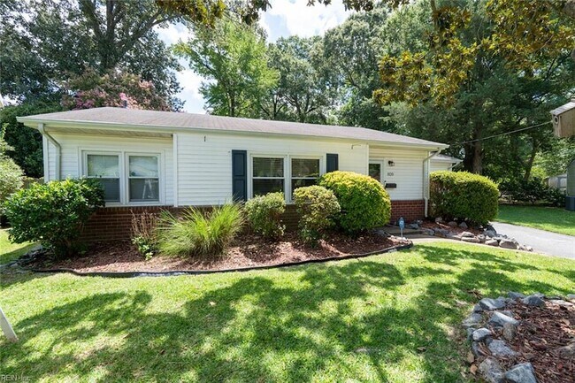 Building Photo - 820 Plainsman Ct