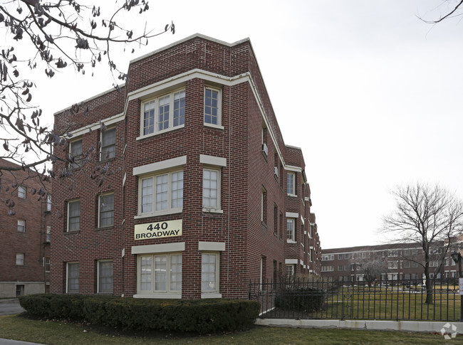 Primary Photo - Broadway Apartments