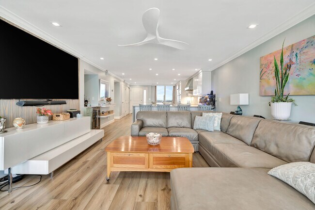 Building Photo - 911 Ocean Dr