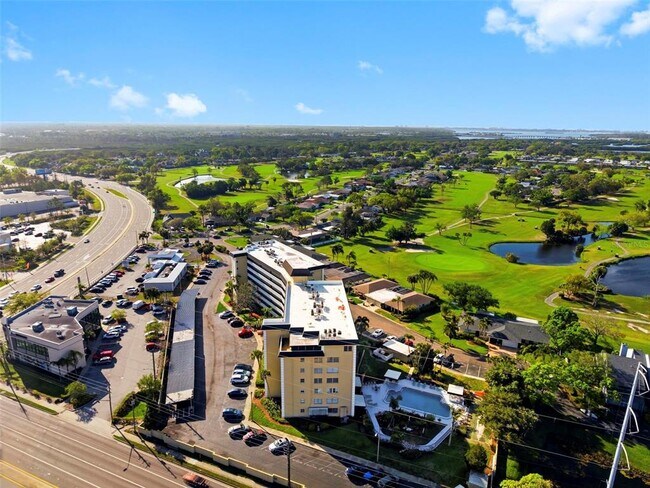 Building Photo - 8950 Park Blvd