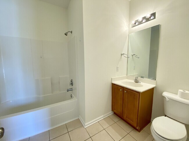 Building Photo - Spacious End Unit, Four Bedroom Townhouse in Cypress Ridge!