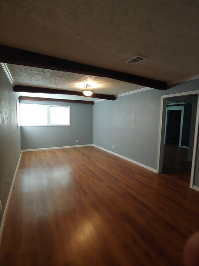 Building Photo - 280 Morris Dr