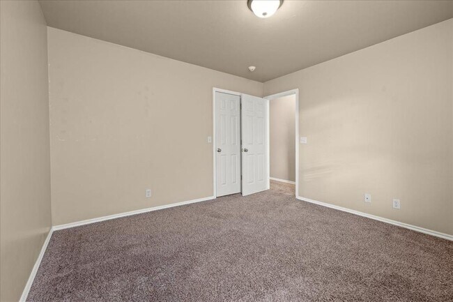 Building Photo - 17029 Woodvine Dr