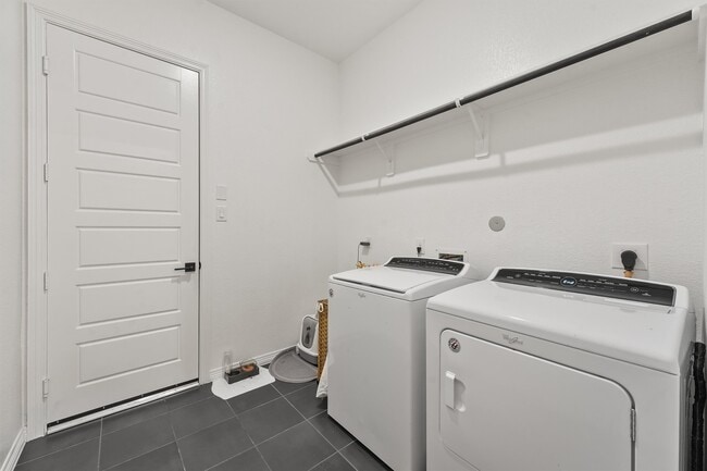 Building Photo - 30330 Parkside Passage Dr