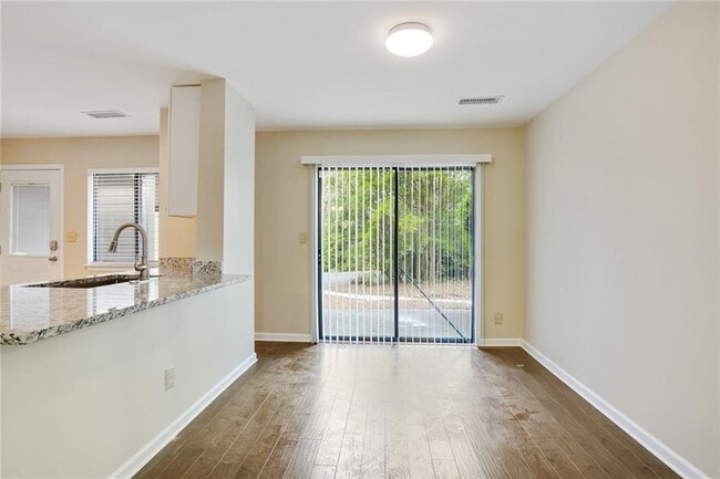 Building Photo - 2953 Torreya Way SE