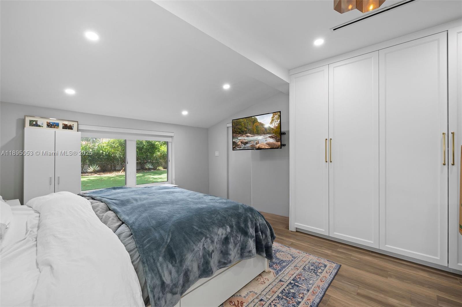 Building Photo - 90 NE 106th St