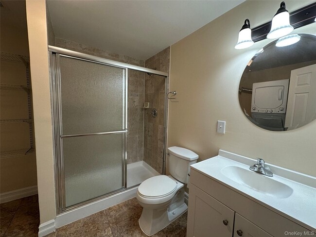 Building Photo - 27 Meadow St