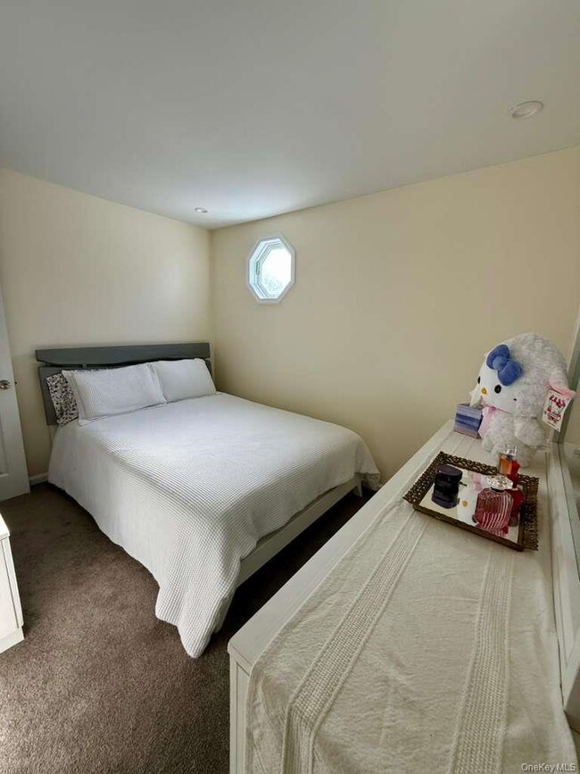 Building Photo - 61 Brookhaven Dr