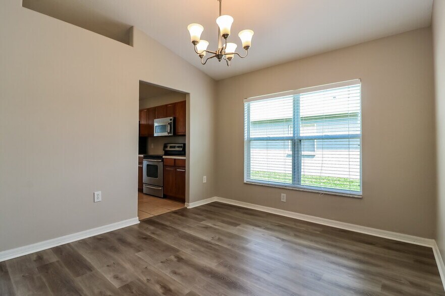 Building Photo - 4545 Marchmont Blvd