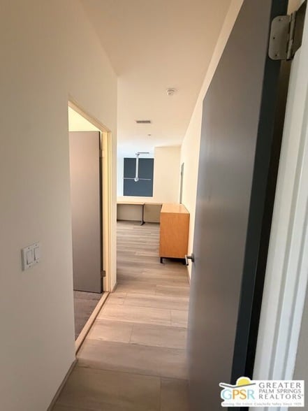 Building Photo - 1536 E Baristo Rd