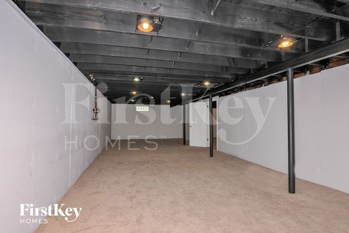 Building Photo - 7 Winded Way Ct