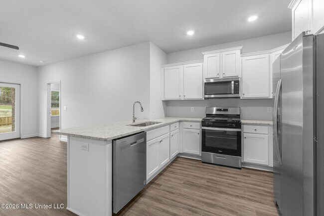 Building Photo - 621 Stillwater Cv