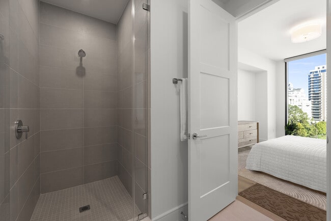 Building Photo - 2425 Peachtree Rd NE