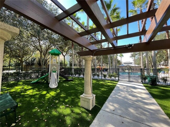 Building Photo - 1020 Siena Park Blvd W