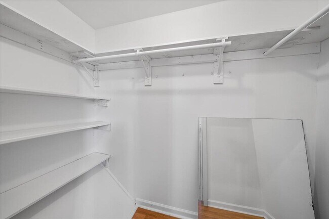 Building Photo - 3368 Coachouse Cove