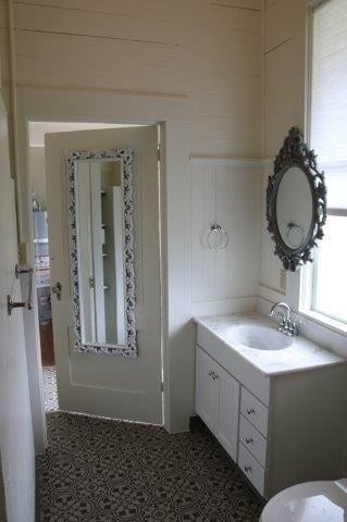 Building Photo - 14th &amp; B