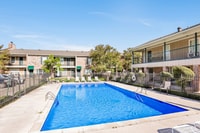 Building Photo - 4624 Parkoaks Dr