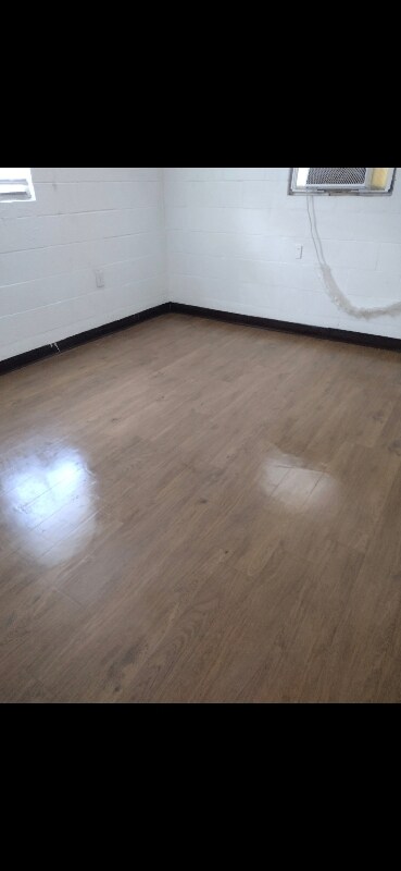 Building Photo - 729 Corn Ave