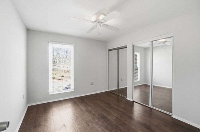 Building Photo - Spacious Condo • Pool Community • Prime Location