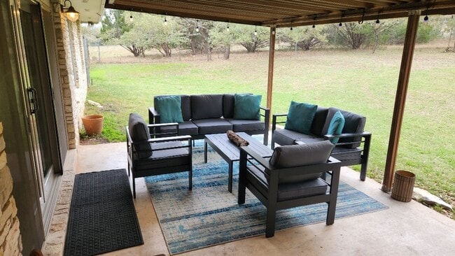 Building Photo - 2055 Island View