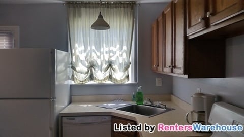 Building Photo - 9204 51st Ave