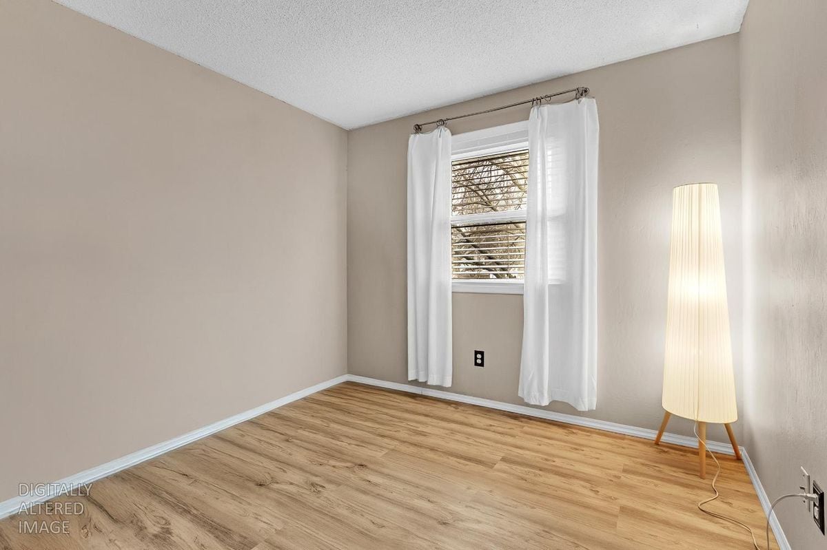 Building Photo - 6687 Greenback Ln