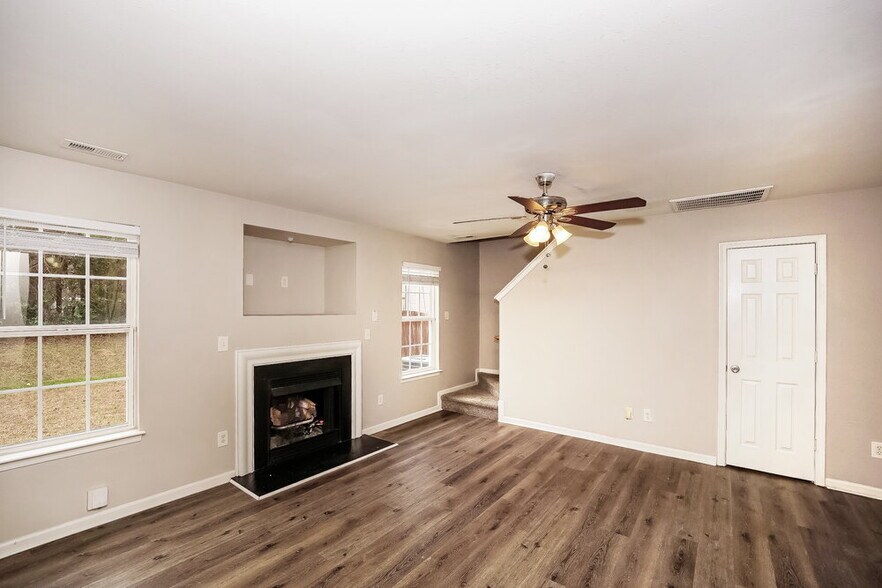 Building Photo - 5113 Autumn Oak Dr