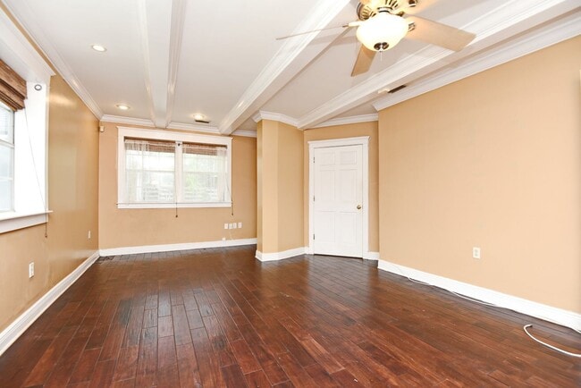 Building Photo - 416 Hillcrest St