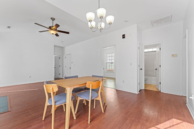 Building Photo - 4 Maravista Ave