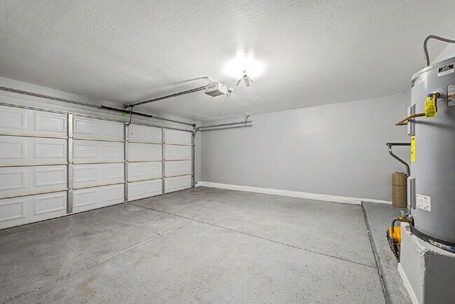 Building Photo - 14718 N 154th Ln