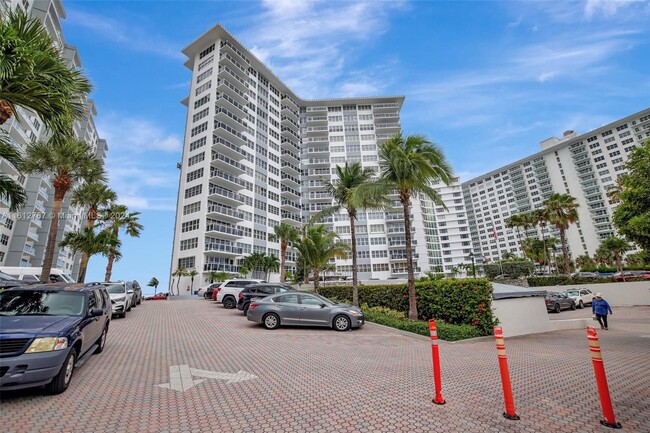 Building Photo - 3700 Galt Ocean Dr