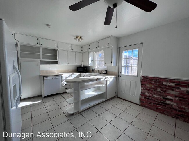 Building Photo - 3 br, 1 bath House - 1301 W Edwards St