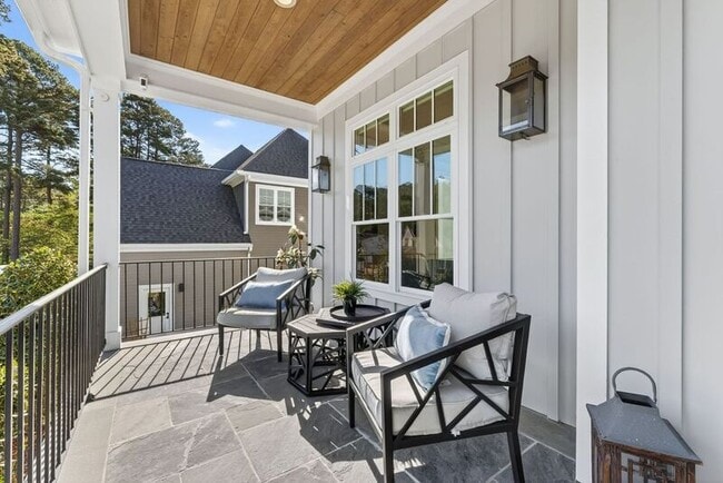 Building Photo - 3419 Edgemont Dr