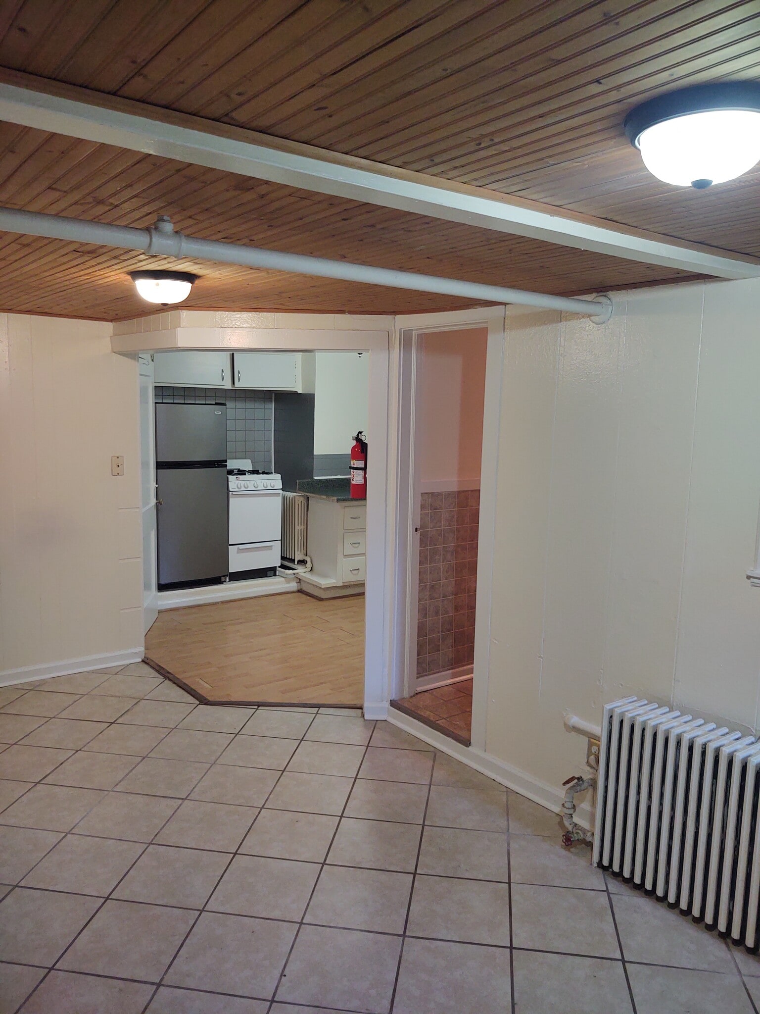 Interior view - 717 W S St