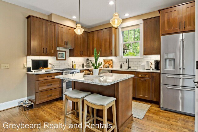 Building Photo - 2 br, 3.5 bath House - 14 Fitzgerald Rd