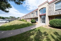 Building Photo - 917 11th Ave S