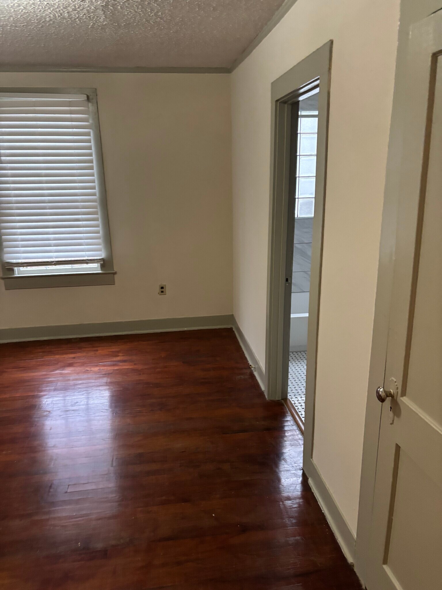 Building Photo - 861 Arlington Ave