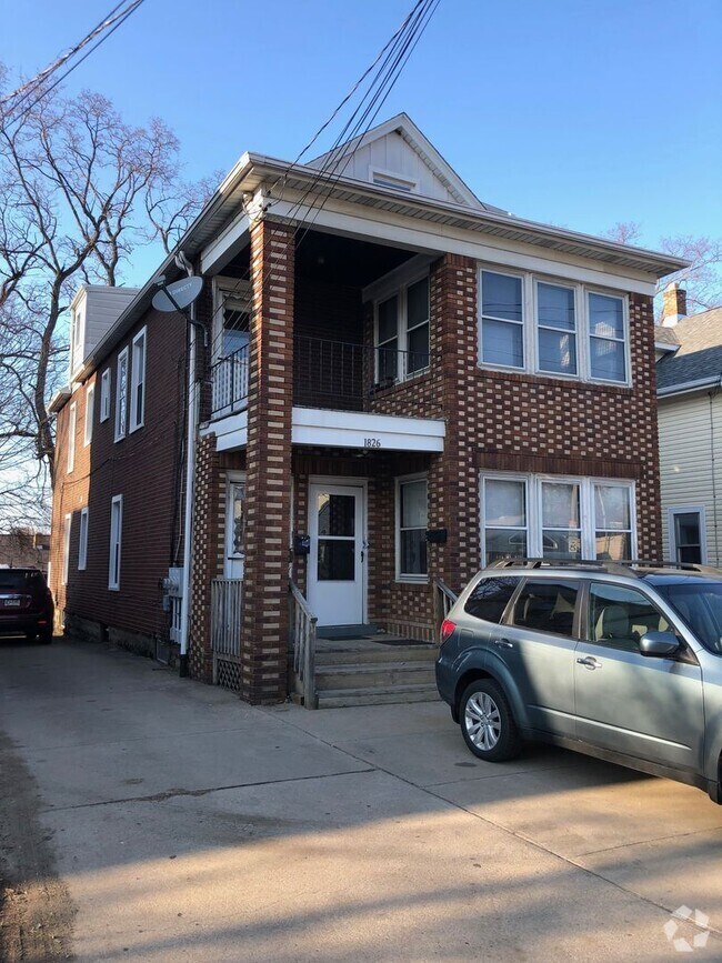 Building Photo - 1826 W 8th St