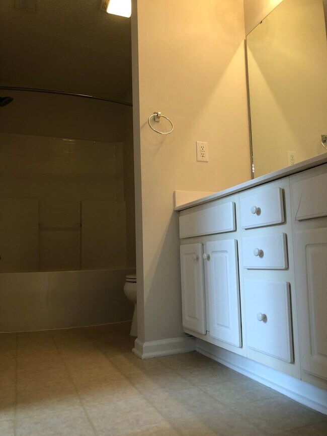 Building Photo - Available for immediate move in - Gorgeous...